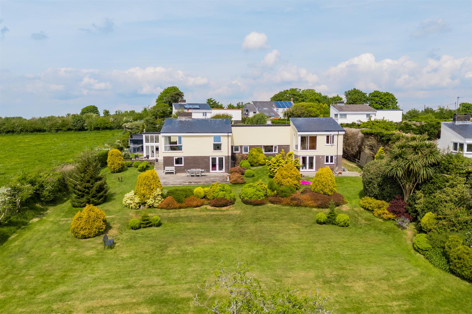 Misty Hills Close, Three Crosses, Swansea, SA4 3JF